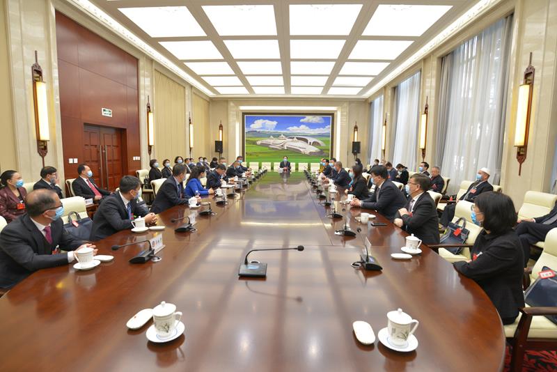 4-2412次常委会2次会-800.jpg